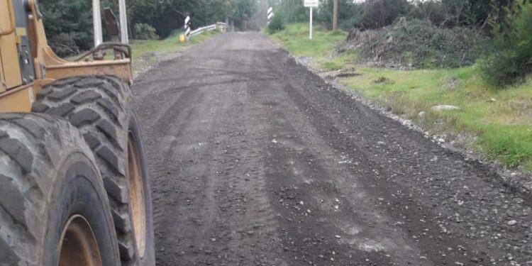 Realizan mantención de caminos rurales y urbanos en comuna de Chillán