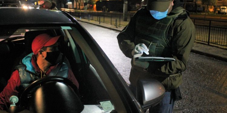 Detienen a 19 personas que incumplieron el toque de queda en Ñuble