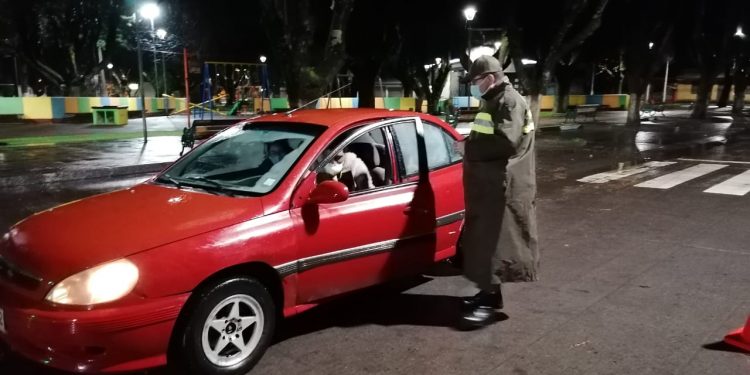 Dos reincidentes hasta por cuarta vez fueron detenidos en toque de queda en Ñuble