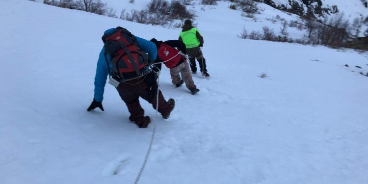 Realizan segundo rescate de excursionistas que no se registraron para acceder a Valle Las Trancas