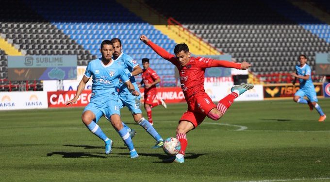 Ñublense vence a San Marcos de Arica y es el líder de la Primera B