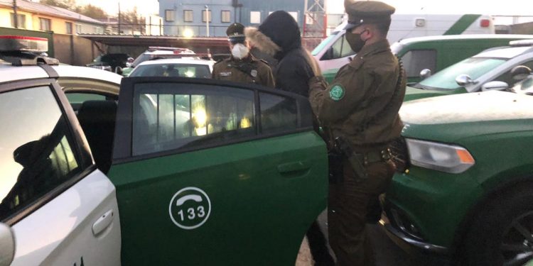 Sujeto fue detenido en terminal María Teresa luego de acuchillar a su pareja