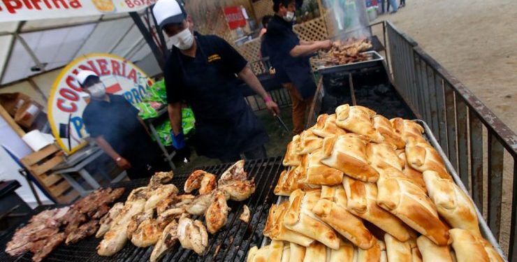 Fiestas Patrias: No habrá fondas, sí reuniones de 5 personas para lugares cerrados y 10 en zonas abiertas