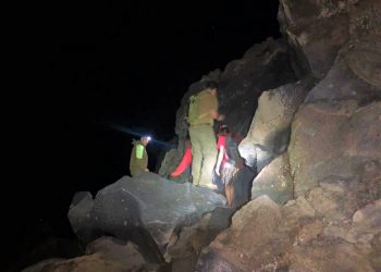 Rescatan a jóvenes que se extraviaron en sector Laguna Huemul