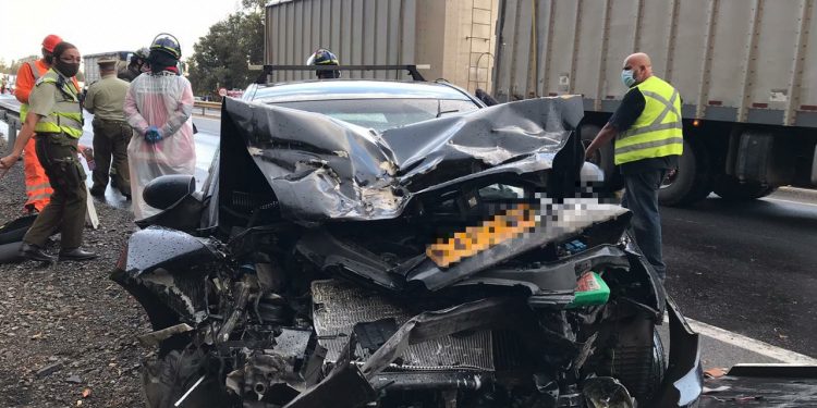 Hombre muere tras colisionar a camión en Ruta 5 Sur cerca de cruce Parque Lantaño