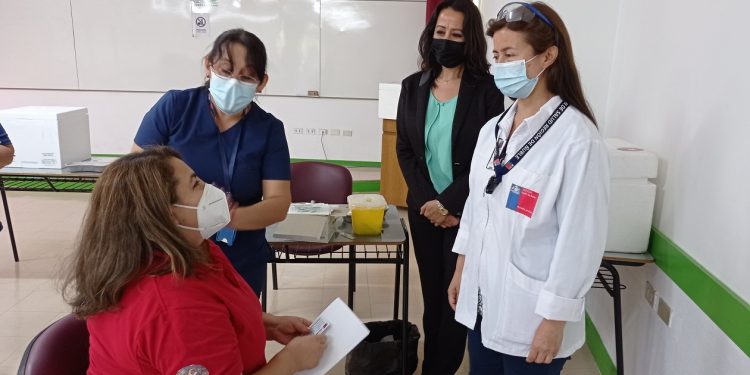 Más de nueve mil personas han sido vacunadas contra el Covid-19 en Campus Fernando May de UBB