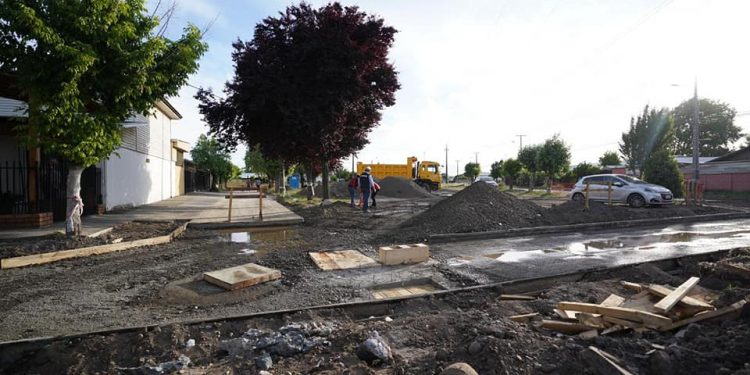 Renovarán 17 kilómetros de veredas en diez comunas más vulnerables de Ñuble