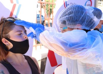 Deportistas de Ñuble se realizan PCR para competir en nacionales de atletismo