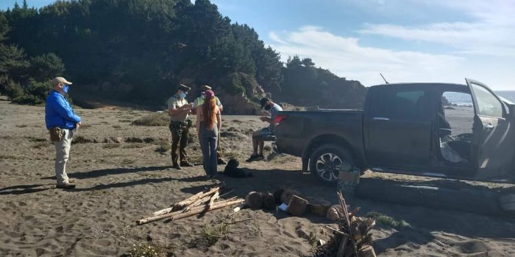 Cobquecura: dos surfistas y dos turistas detenidos por infringir la cuarentena