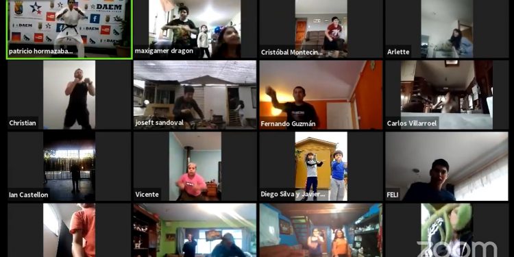 Chillán Viejo: Estudiantes conmemoraron el día de la actividad física