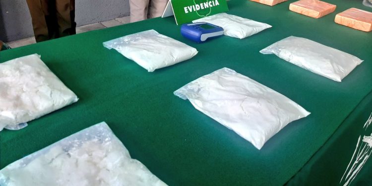 Detienen a pareja con 13 kilos de cocaína y pasta base en Pemuco