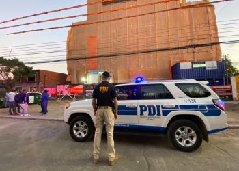 Operario muere tras caerle grúa pluma encima