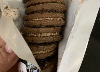 Denuncian presencia de «hongos» y «gusanos» en galletas Tritón