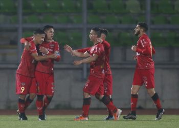 Ñublense vence a Wanderers 2-1 y afianza su juego
