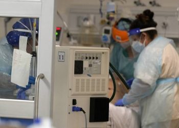 Ñuble: 45% de las personas hospitalizadas en las UCI tiene entre 50 y 59 años