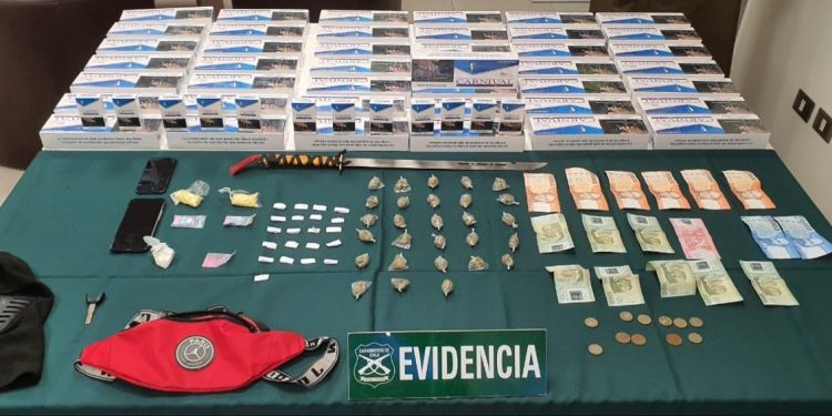 Detienen a sujetos que vendían droga en la vía pública