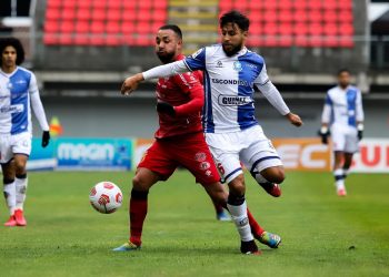 Un errático Ñublense empató sin goles ante Antofagasta
