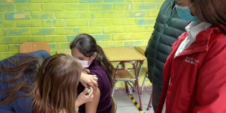 Comenzó campaña de vacunación escolar en Ñuble