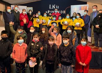 Entregan $13 millones en implementación deportiva para 90 colegios de Ñuble