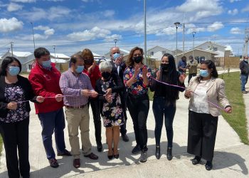 299 familias chillanejas recibieron las llaves de sus casas