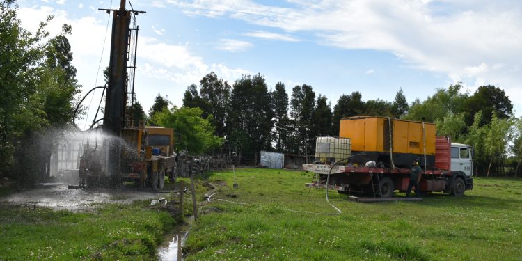 Inician entrega de pozos profundos para enfrentar la emergencia agrícola en Ñuble