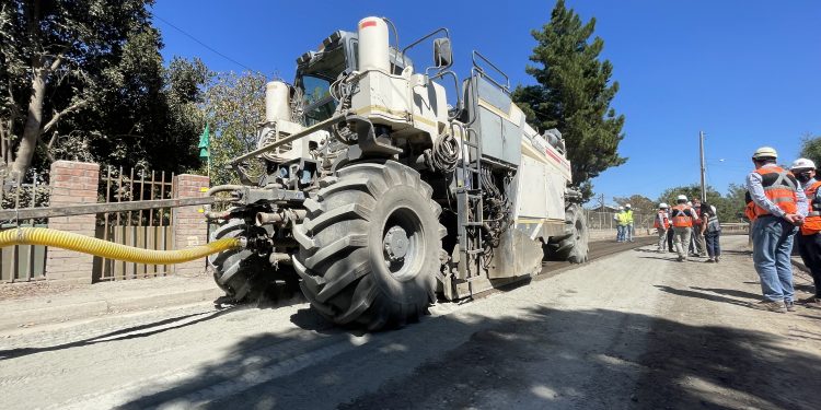 San Fabián: Inician asfaltado sustentable de 14 kilómetros en ruta N-31