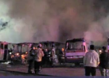 Siete microbuses de «Los Rápidos» se incendiaron en terminal camino Las Mariposas