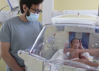 Nacen las primeras trillizas del año en Ñuble:  Dominique, Pascal y Montserrat