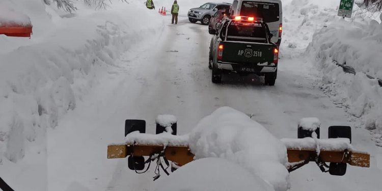 Nieve caída en Ñuble llega a niveles históricos y supera los 3 metros acumulados
