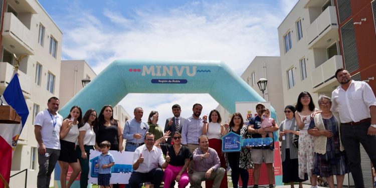 Minvu entregó departamentos a 190 familias de Chillán Viejo