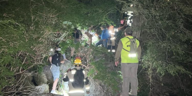 San Fabián: Rescatan a senderistas extraviados en cerro El Padre