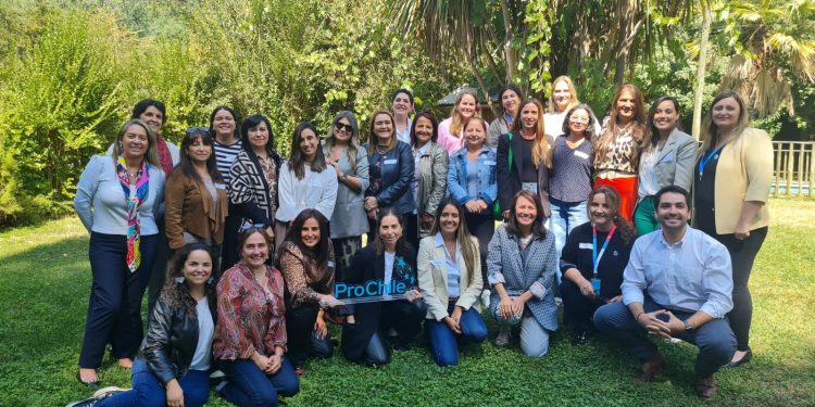 ProChile: Más de 20 empresarias de Ñuble se reunieron en Consejo Regional Exportador