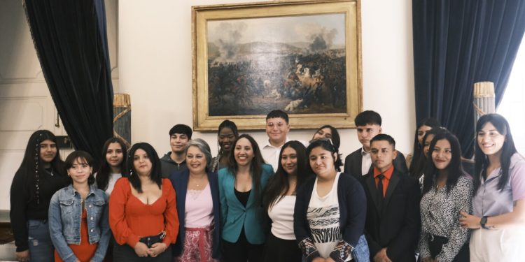 Adolescentes de residencias que continuarán sus estudios en la Educación Superior aumentaron un 48% en 2024