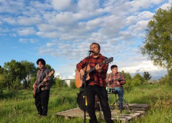 Cantautor chillanejo Tan Valenzuela estrena nueva canción