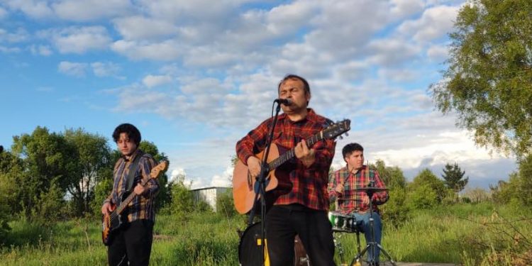 Cantautor chillanejo Tan Valenzuela estrena nueva canción