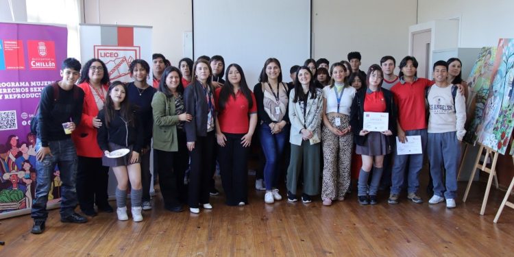 Programa Mujeres, Derechos Sexuales y Reproductivos certificó a 129 estudiantes de Chillán 