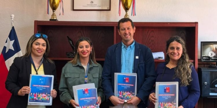 Presentan Oferta Programática 2025 a alcaldes recientemente electos en Ñuble