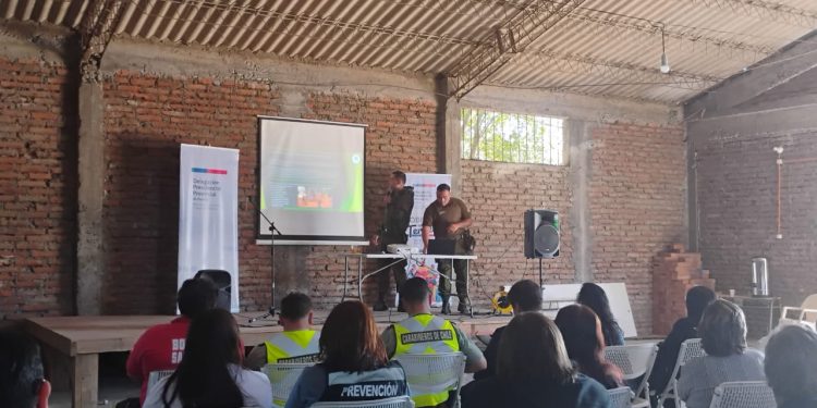 Patrulla Forestal de Carabineros motivó prevención de incendios y expuso coordinación frente a emergencias