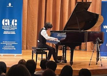 Pianistas de la Escuela Artística brillaron en competencia nacional