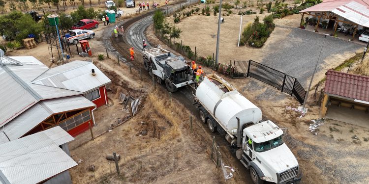 Intervienen 13 caminos de Itata para garantizar conectividad durante el invierno