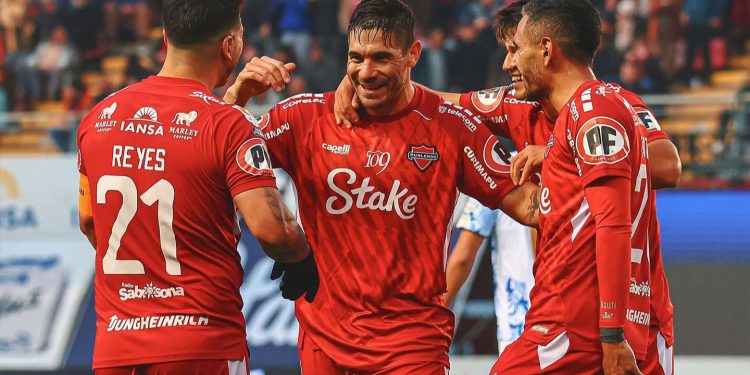 Ñublense derrota 1-0 a Evertón en Chillán y escala en el torneo nacional