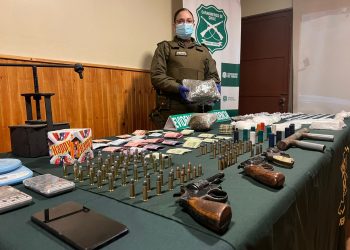 Bulnes y Chillán: Carabineros del OS7 Ñuble detuvo a 3 sujetos e incautó 4 armas de fuego y 7 mil dosis en drogas en allanamientos