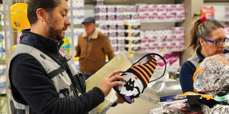 Halloween: Salud llama a evitar compras en comercio informal y a hacer buen uso de la red asistencial