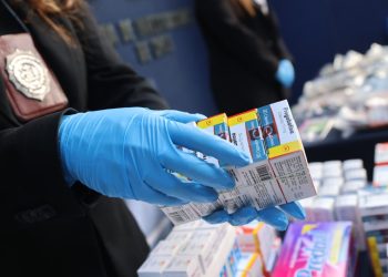 Decomisan en Ñuble 50 toneladas de medicamentos: El mayor del país