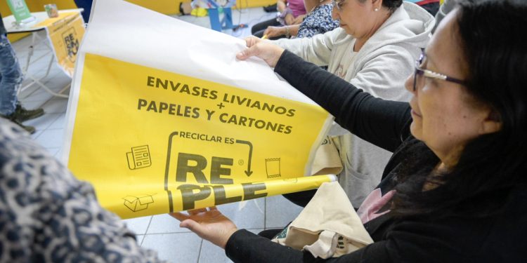 Capacitan a juntas vecinales para reciclar en domicilios