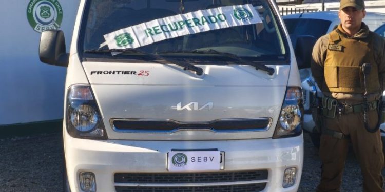 Recuperan camioneta robada y detienen a sujeto extranjero por receptación