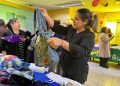 Vecinas de Chill&aacute;n reciclan ropa en desuso para contribuir al cuidado del medio ambiente