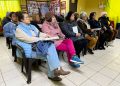 Personas mayores de poblaci&oacute;n Arturo Prat se capacitan en prevenci&oacute;n de estafas telef&oacute;nicas y ciberdelitos