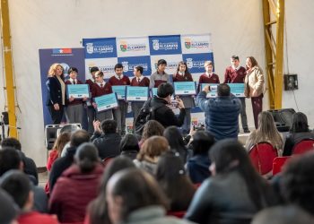 Alcaldes del Diguill&iacute;n expresan preocupaci&oacute;n por posible fin de Becas TIC en Presupuesto 2027